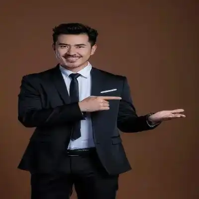 石新彤